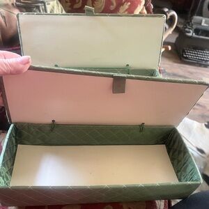 Elegant Green Quilted Storage Box